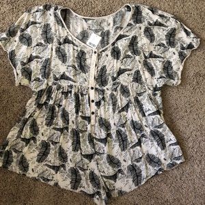 Feather patterned romper
